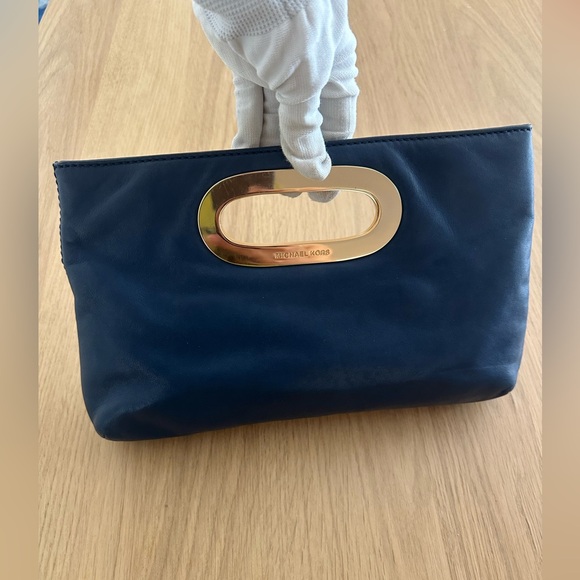 Michael Kors clutch handbag - Picture 3 of 14